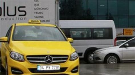 İ­s­t­a­n­b­u­l­l­u­l­a­r­ ­­l­ü­k­s­ ­t­a­k­s­i­l­e­r­e­­ ­k­a­v­u­ş­u­y­o­r­